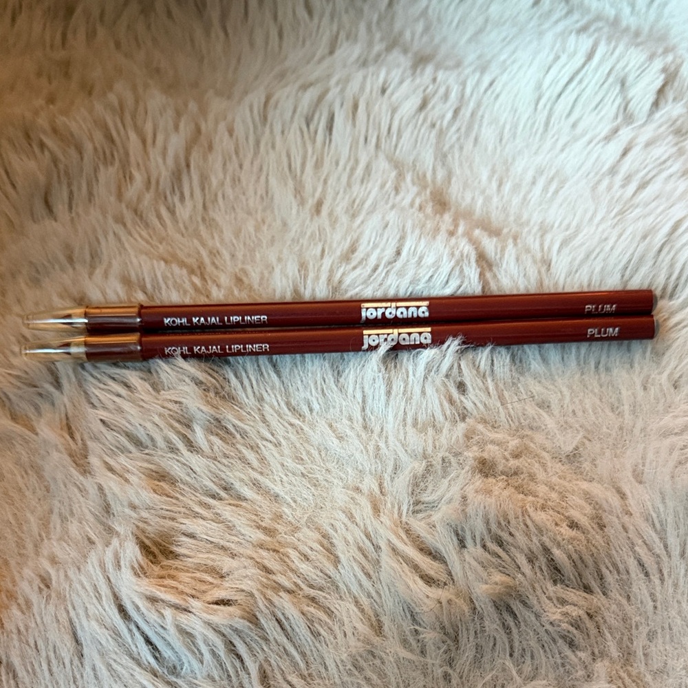 New Kohl Kayak Jordana Plum Lip Liner- set of 2